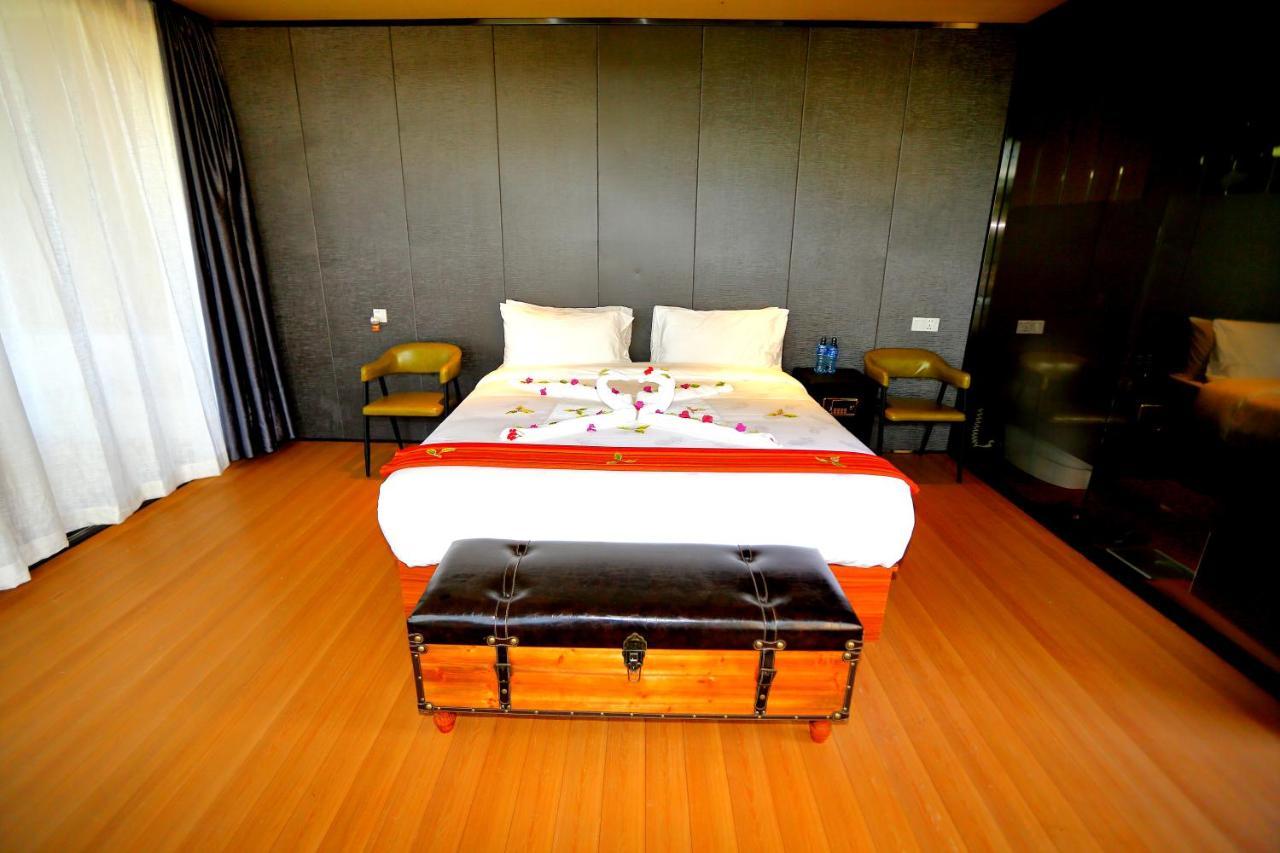 Jambo Mara Safari Lodge Ololaimutiek Екстер'єр фото